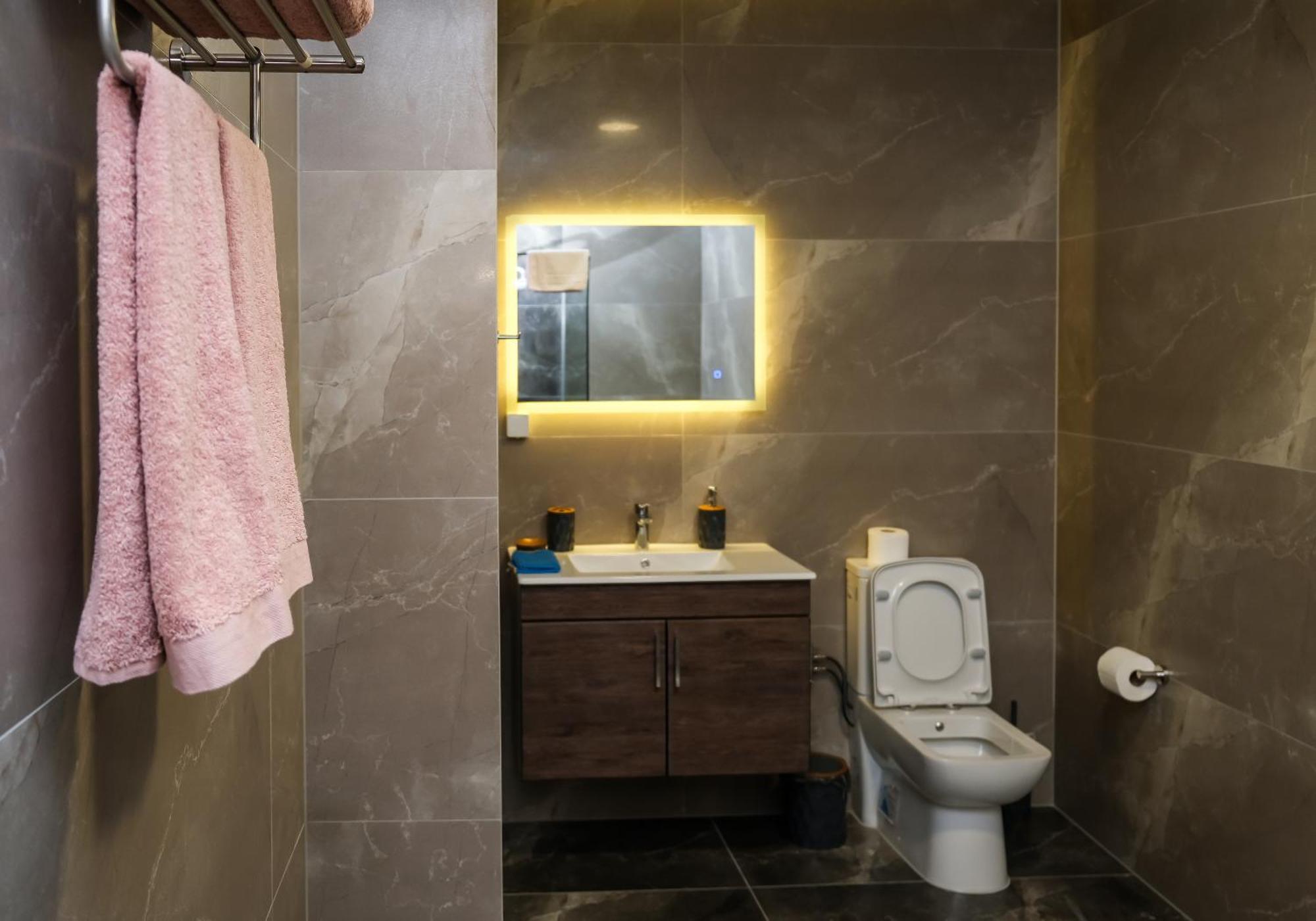 Nest Apartments Gjakova Екстер'єр фото