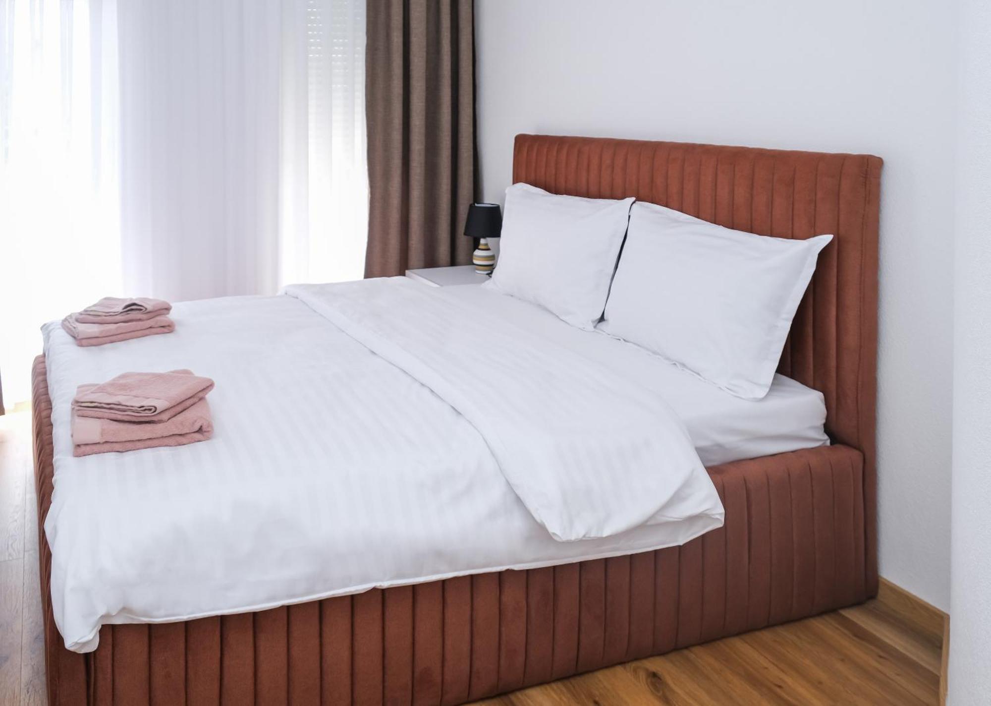 Nest Apartments Gjakova Екстер'єр фото
