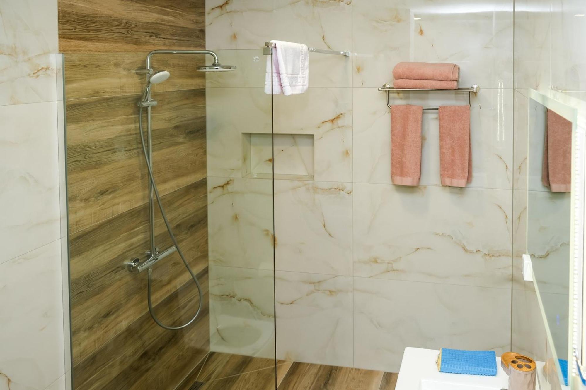 Nest Apartments Gjakova Екстер'єр фото
