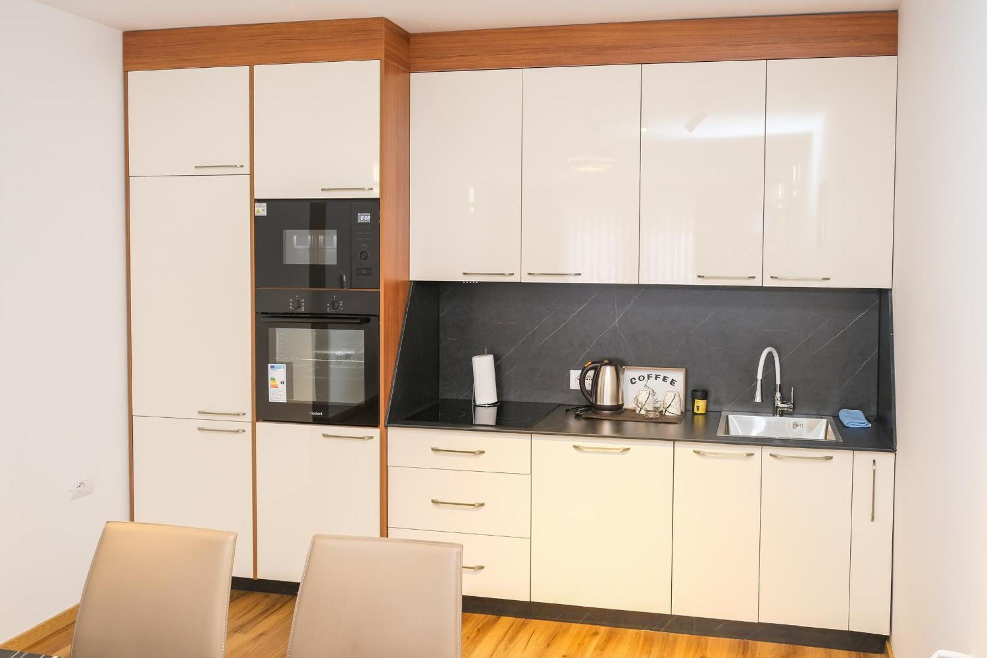 Nest Apartments Gjakova Екстер'єр фото