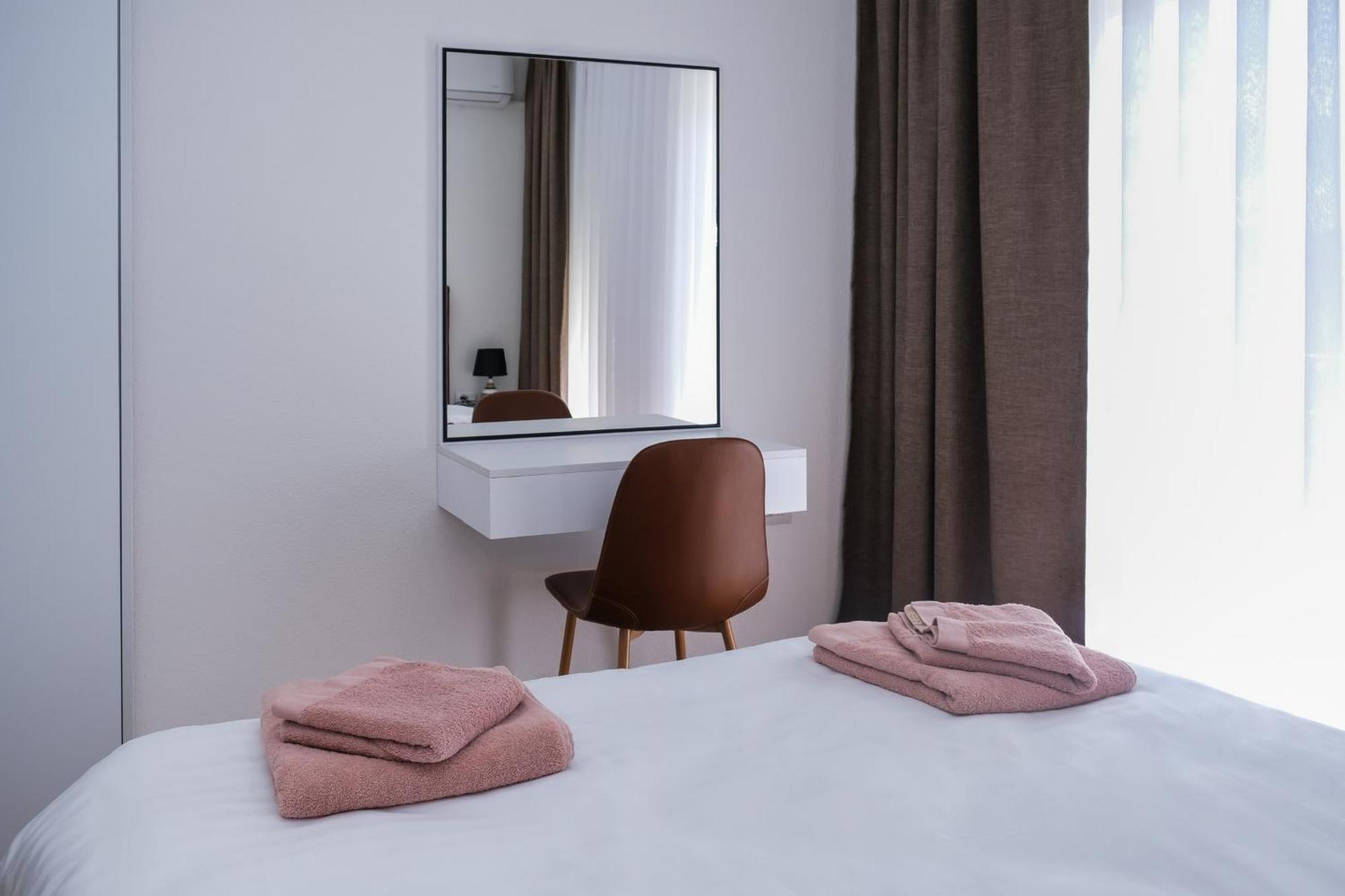Nest Apartments Gjakova Екстер'єр фото